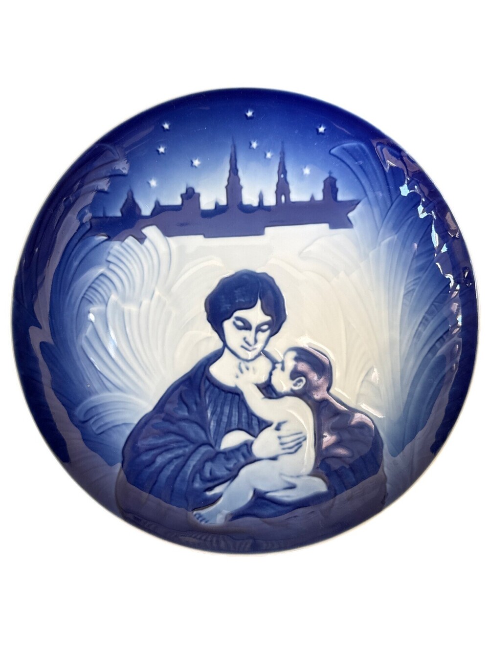 Royal Copenhagen B&G Bing & Grondahl 1987 Sven Vestergaard Madonna & Child 81/4”